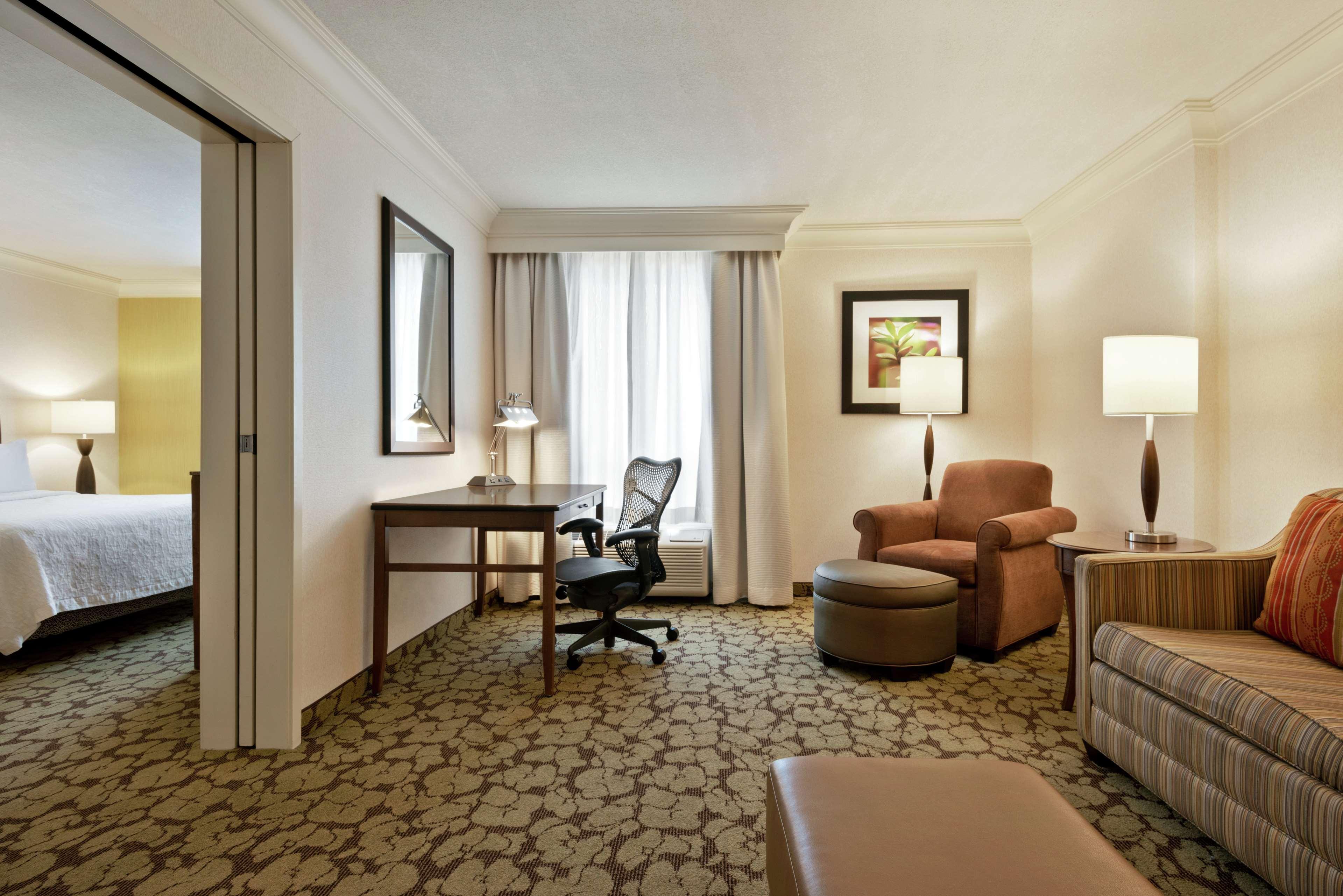 Hilton Garden Inn Saskatoon Downtown Extérieur photo