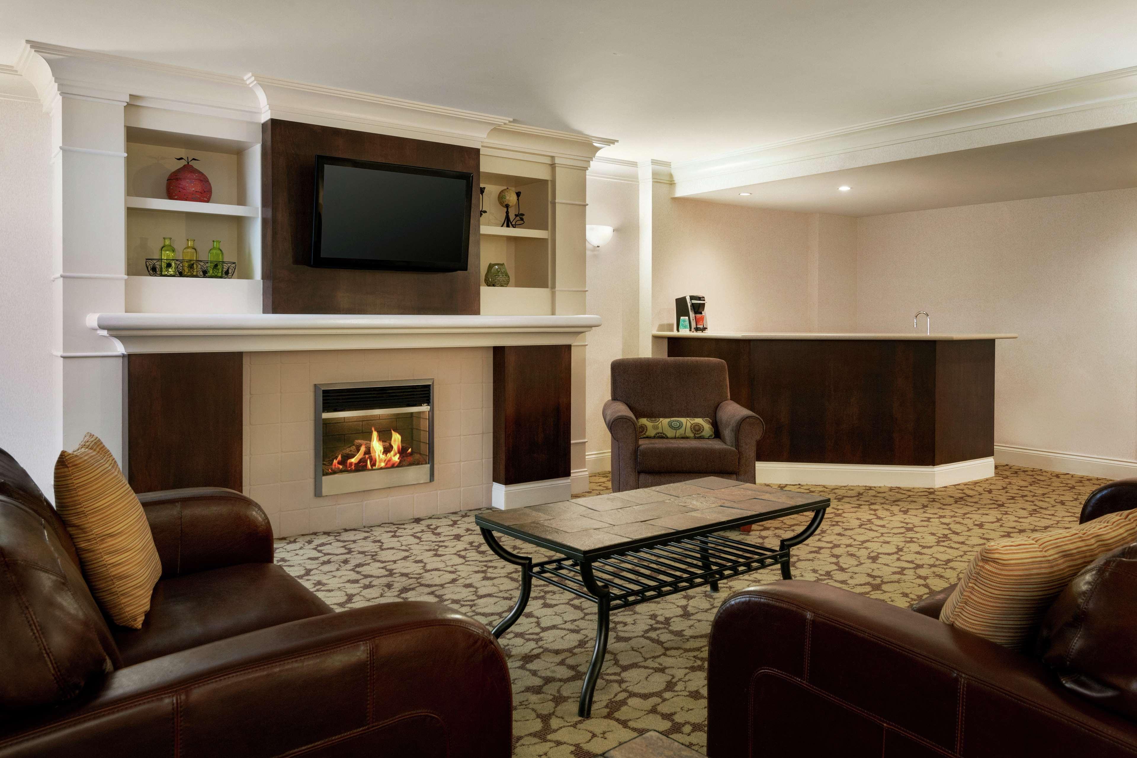 Hilton Garden Inn Saskatoon Downtown Extérieur photo