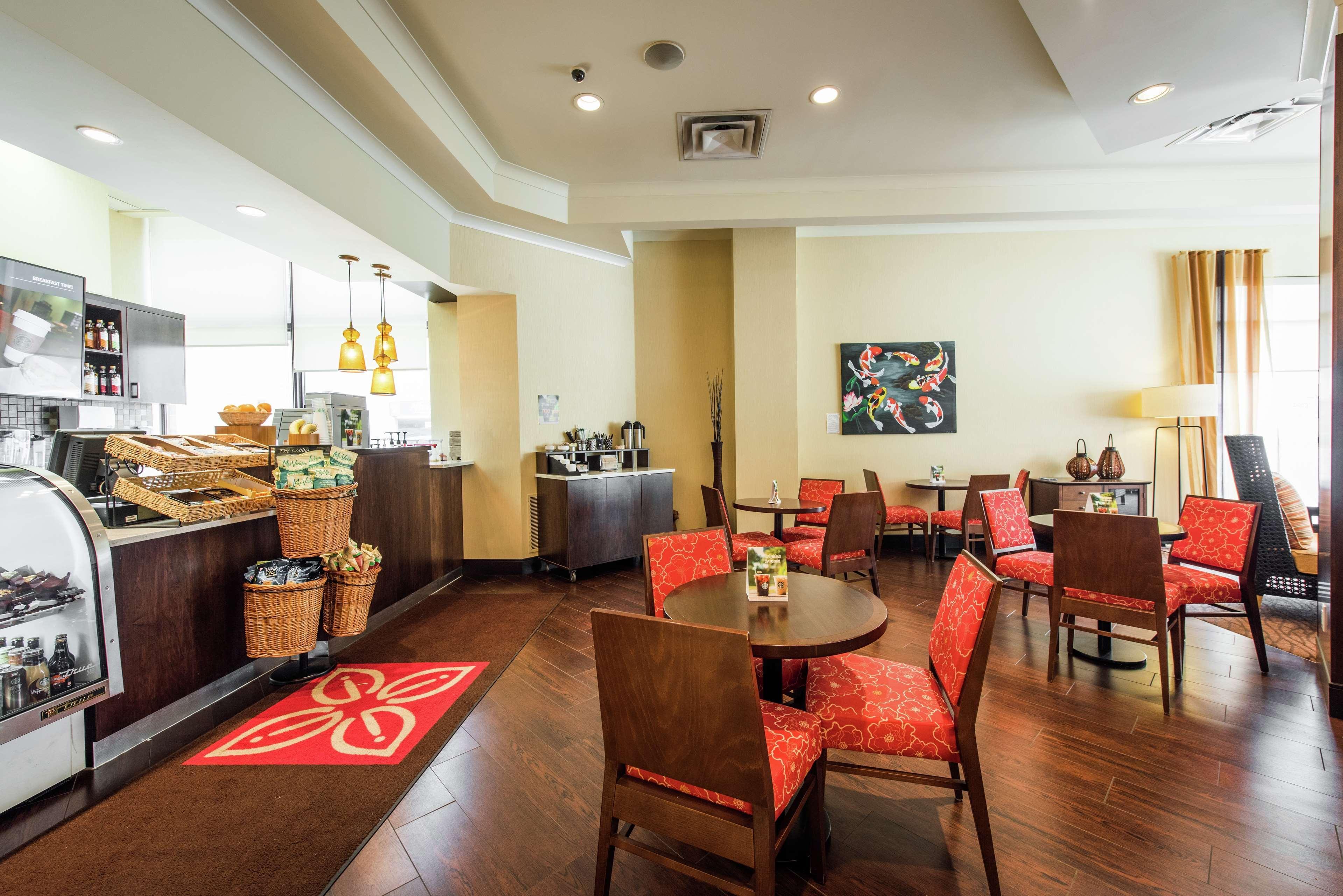 Hilton Garden Inn Saskatoon Downtown Extérieur photo