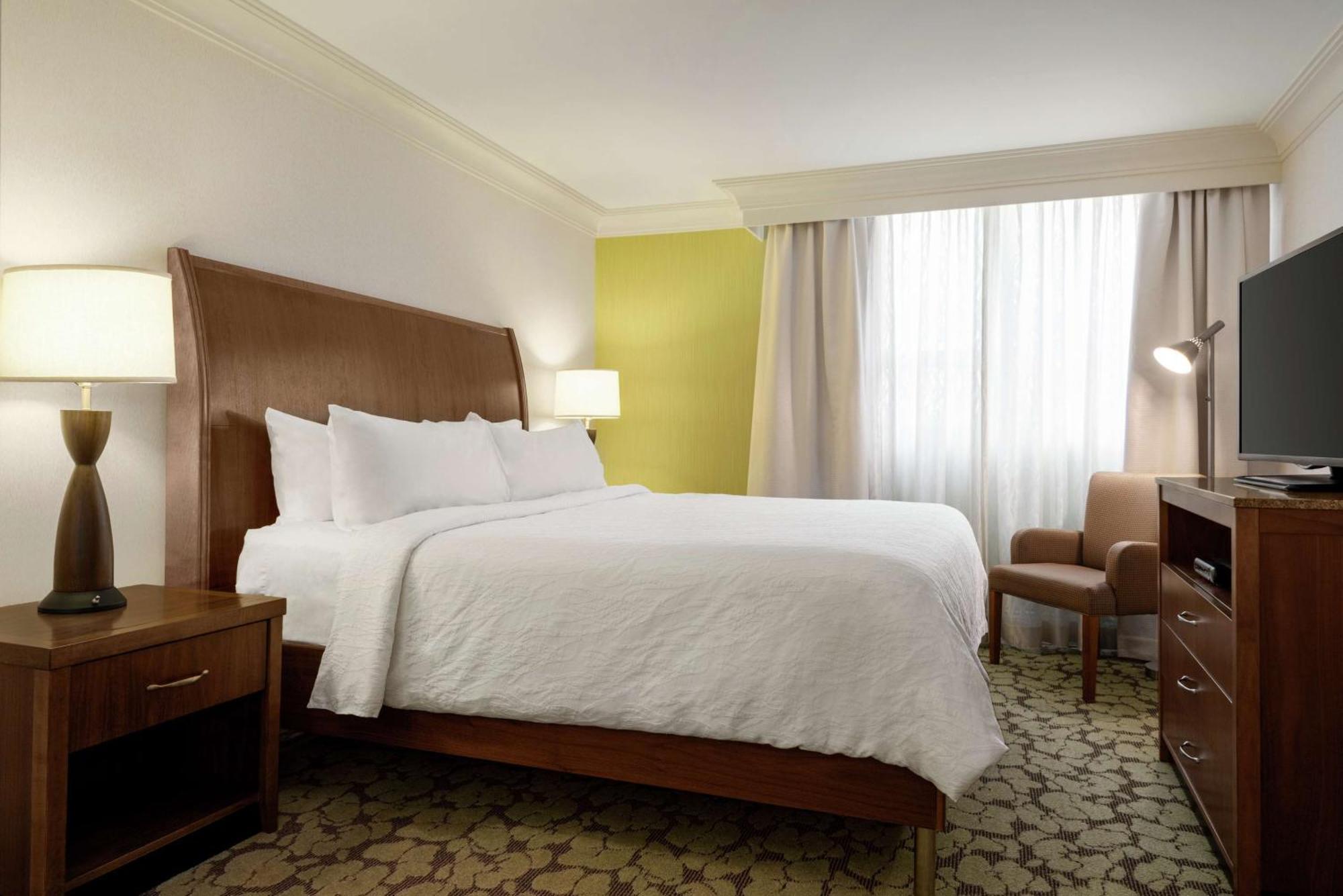 Hilton Garden Inn Saskatoon Downtown Extérieur photo
