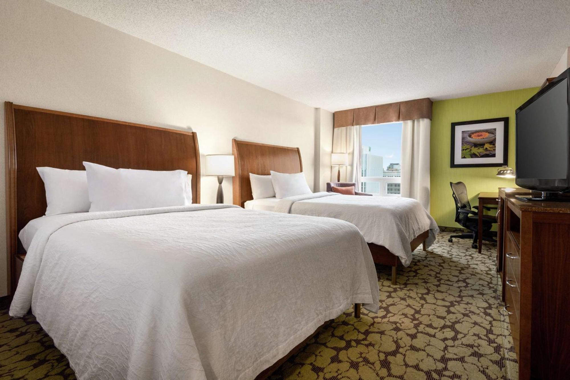 Hilton Garden Inn Saskatoon Downtown Extérieur photo