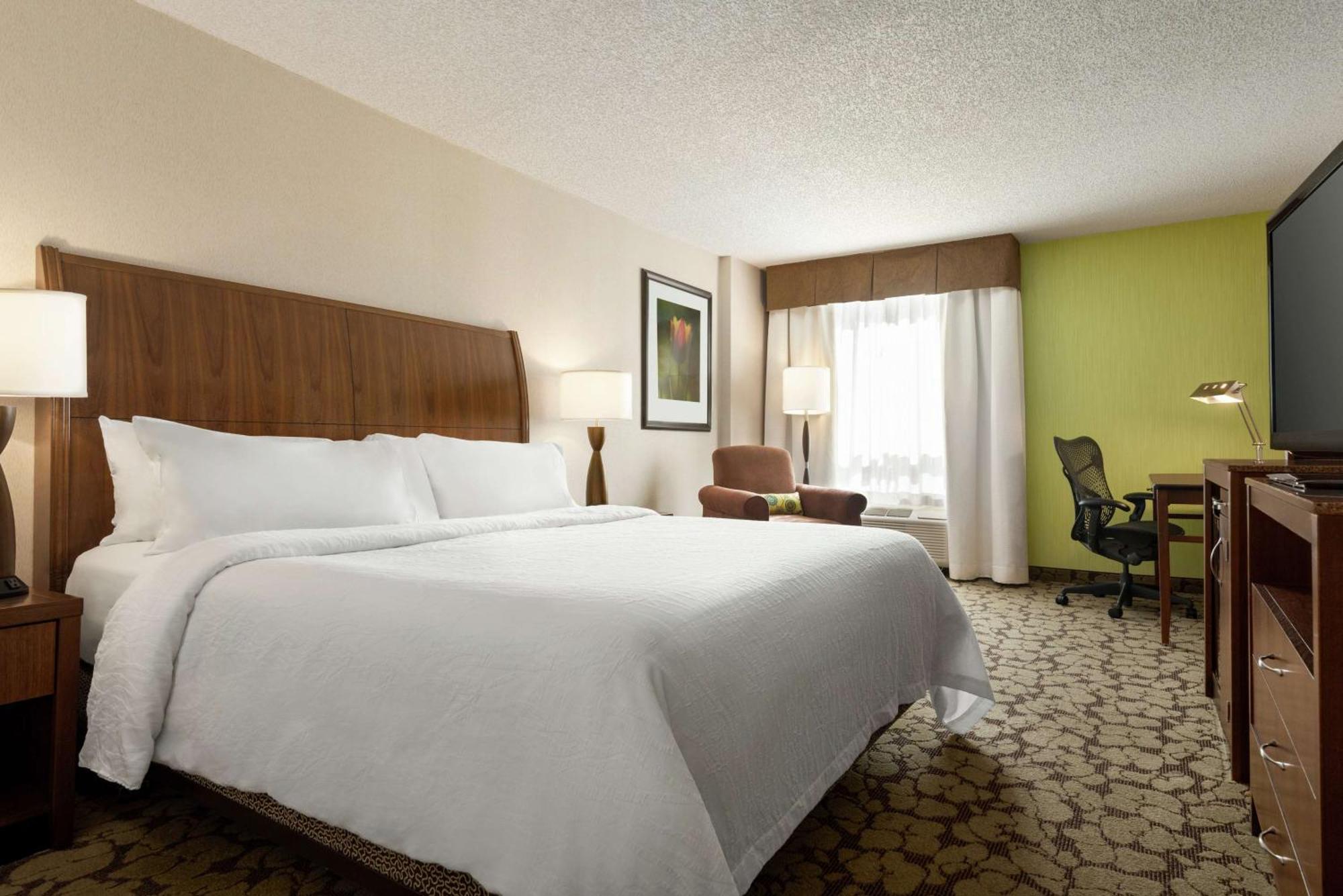 Hilton Garden Inn Saskatoon Downtown Extérieur photo